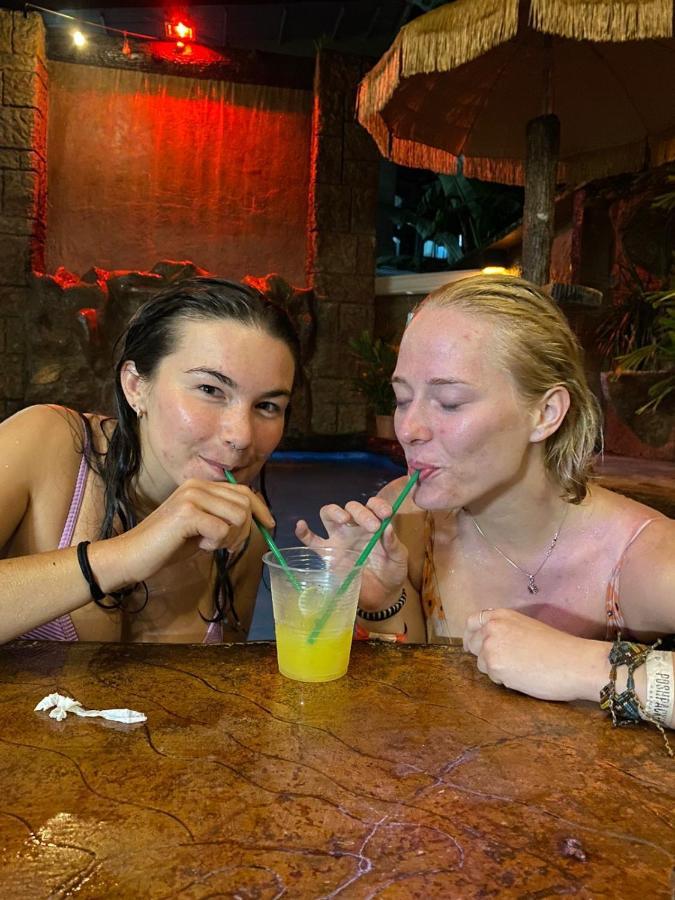 Arenal Poshpacker Hostel La Fortuna Bagian luar foto
