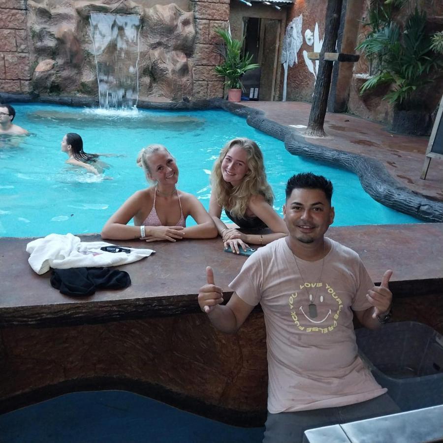 Arenal Poshpacker Hostel La Fortuna Bagian luar foto