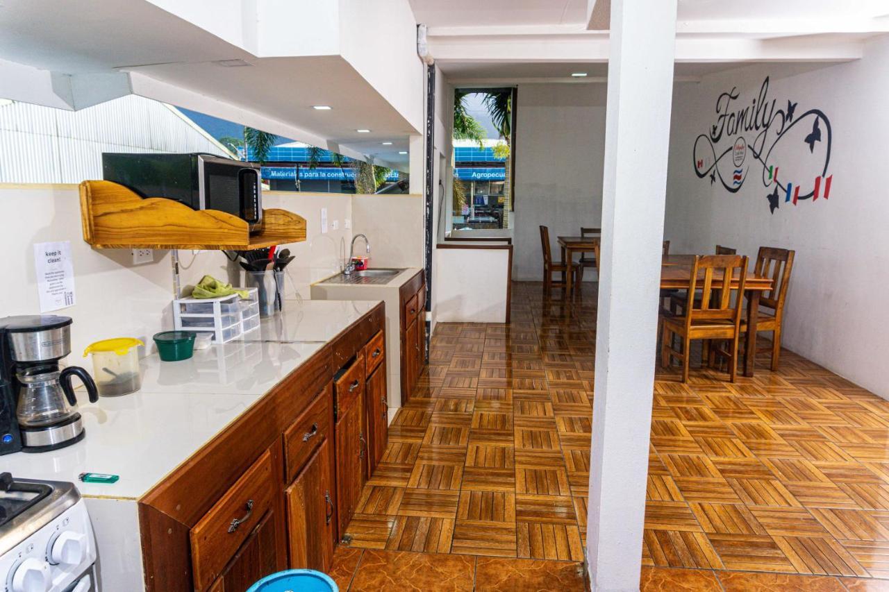Arenal Poshpacker Hostel La Fortuna Bagian luar foto