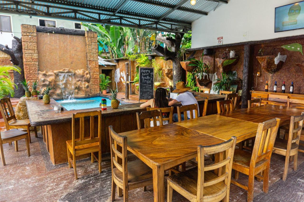 Arenal Poshpacker Hostel La Fortuna Bagian luar foto