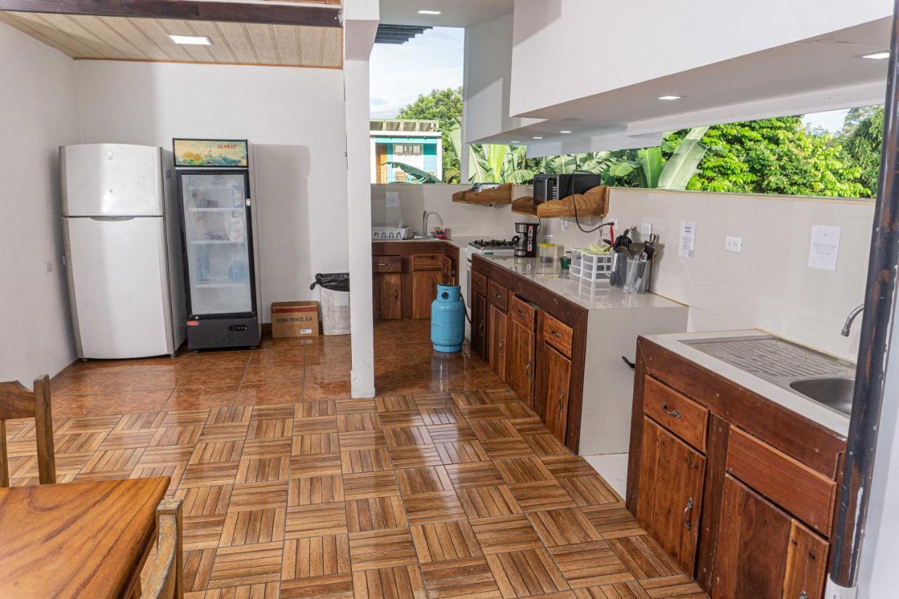 Arenal Poshpacker Hostel La Fortuna Bagian luar foto